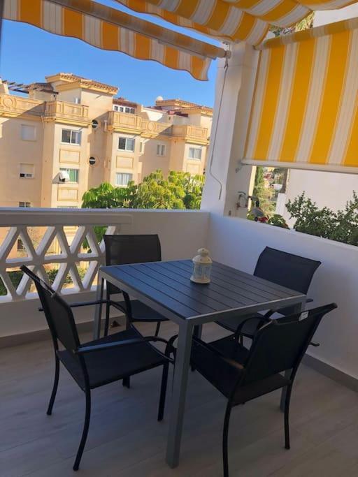 Encantador Apartamento Residencial Con Piscina Torremolinos Eksteriør bilde